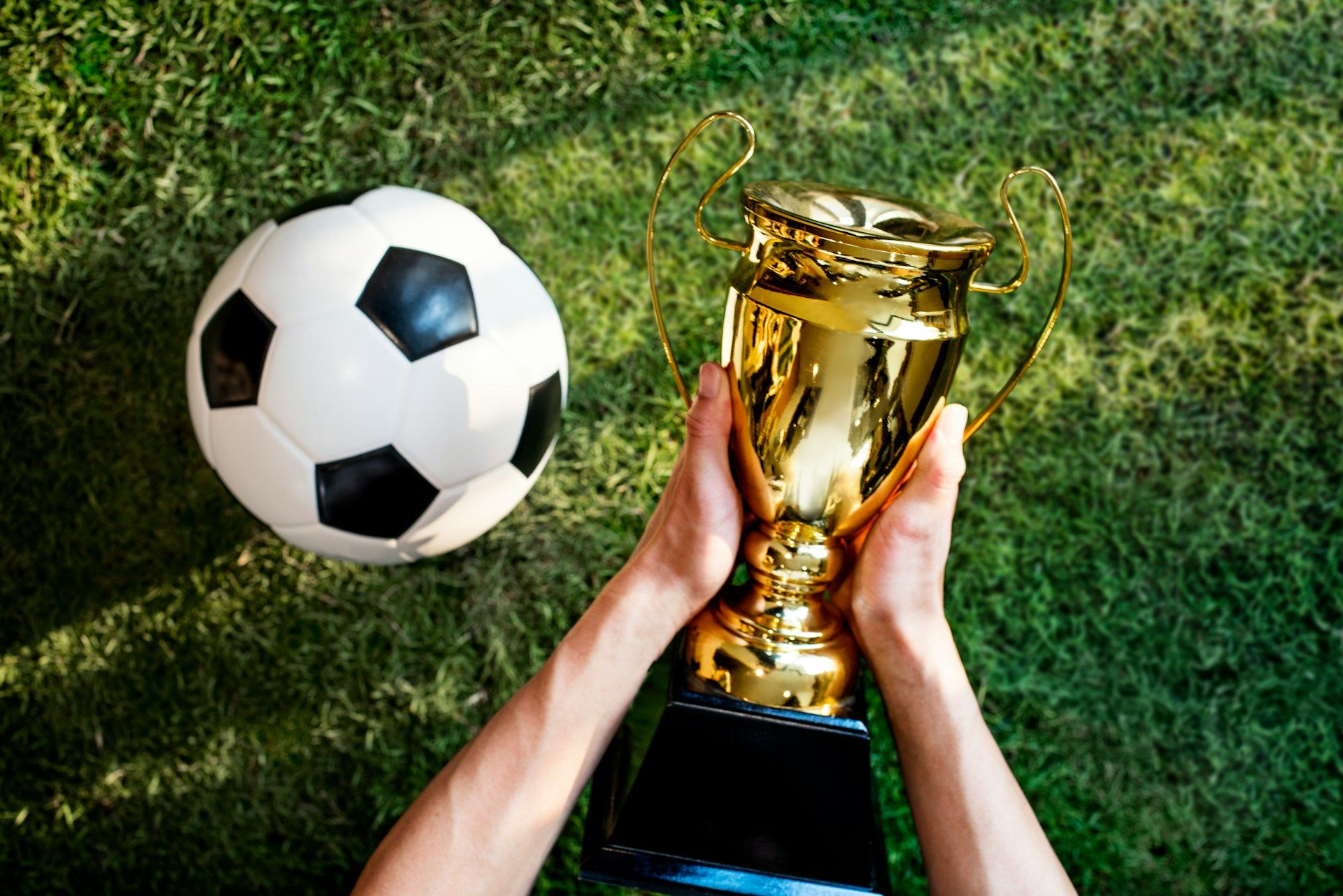 Qui est le favori entre le PSG et Arsenal pour la finale de la Ligue des Champions 2026 ?